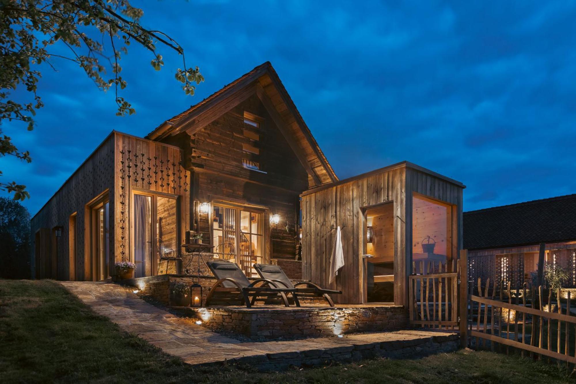 Am Wildbachberg - Luxus Ferienhaeuser Mit Infinitypool, Privatsauna Und Weinkeller Deutschlandsberg Exterior photo