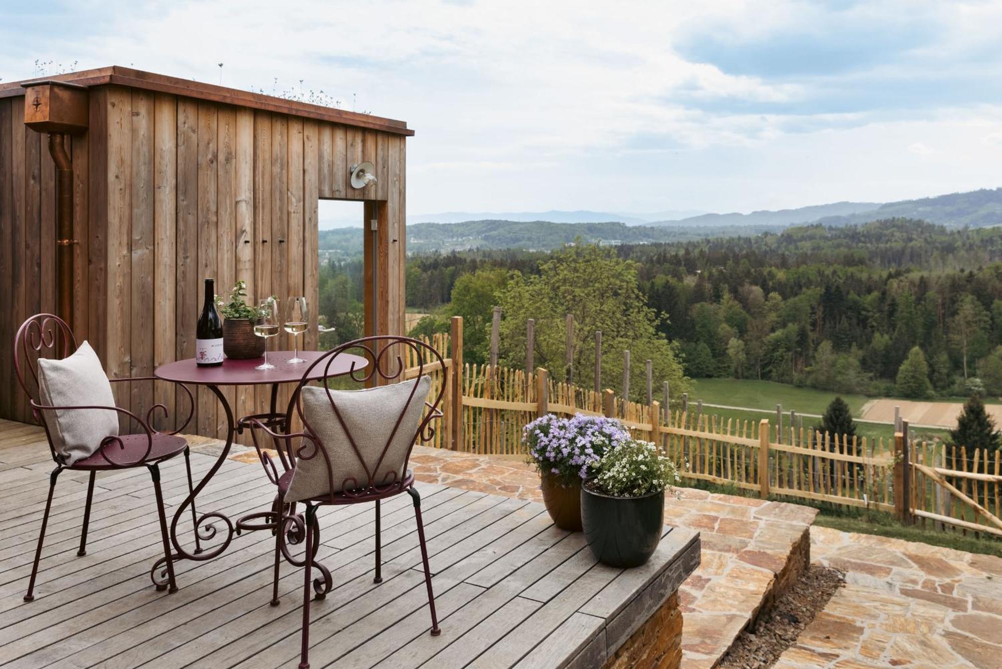 Am Wildbachberg - Luxus Ferienhaeuser Mit Infinitypool, Privatsauna Und Weinkeller Deutschlandsberg Exterior photo